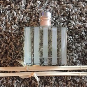 Nest Fragrance diffuser with Sticks